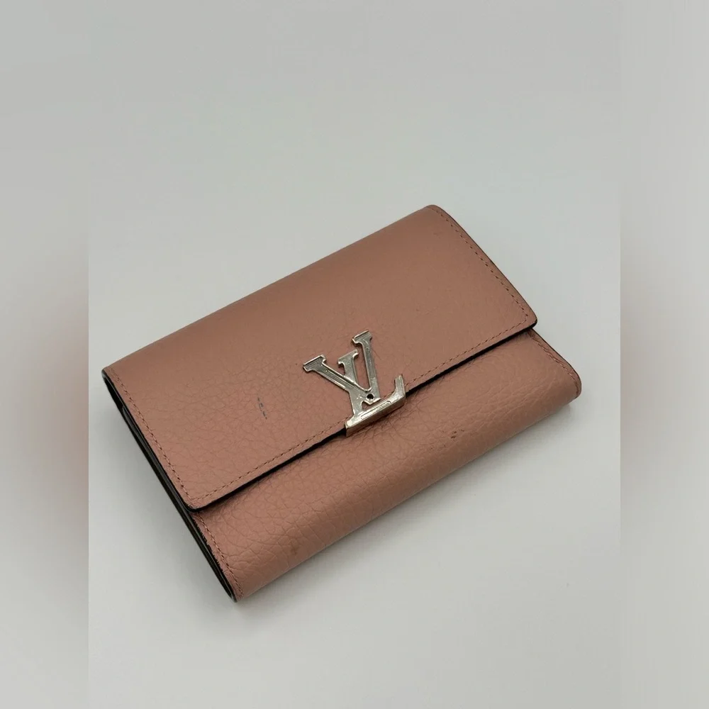 Louis Vuitton Capucines Compact Wallet Magnolia Pink Taurillon Leather LV - Picture 11 of 12